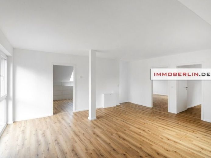 IMMOBERLIN.DE - Ersteinzug! Sehr attraktives Haus mit Südterrasse, Garage & Sonnengarten – Foto 1
