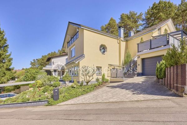 Gedämmte Fassade, neuer Außenbereich & viel Raum in ruhiger Lage