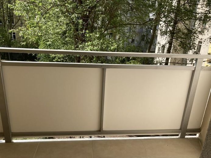 Großzügige 2-Zimmerwohnung mit Laminat, Balkon, Wanne und Einbauküche! – IMG_1289