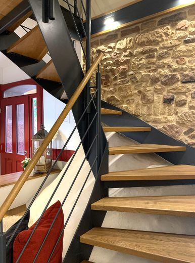 Ehemaliges Winzeranwesen - provisionsfrei direkt vom Eigentümer – Treppe zum OG