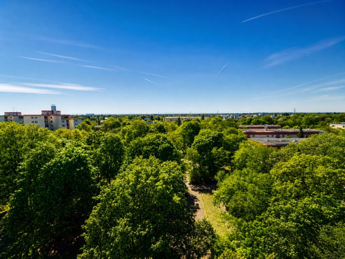 Kapitalanleger aufgepasst! 4% Rendite! - Helle 3-Zi.-Wohnung im 9. OG – Aussicht