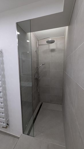 Wohntraum з видом на зелень у Дюссельдорфі – Dusche