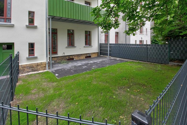 Appartamento di alta qualità, ristrutturato, con 3 locali, cucina componibile di lusso, terrazza e area giardino – Foto 3