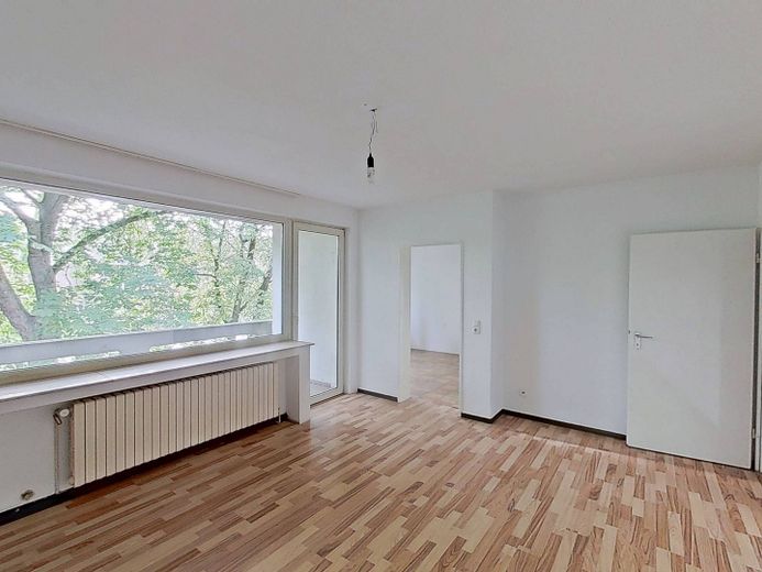 Ampio appartamento di 3 locali con BALCONE e pianta ben studiata a Duisburg-Neumühl – Ansicht II: Wohn- und Esszimm…