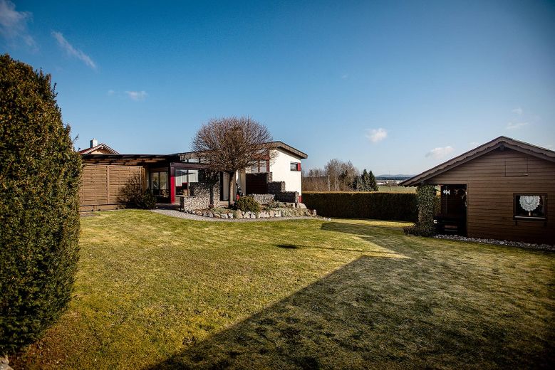 Charmantes Einfamilienhaus mit Garten und drei Garagen in Roding-Wetterfeld – Foto 36