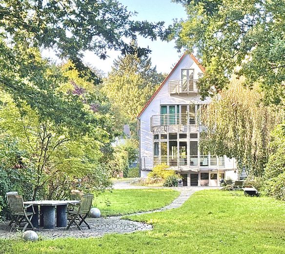 Exclusive Bremen House by the Lake – Parkland & Building Land – Photo 1