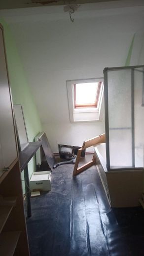 Helle 4 Zimmerwohnung, mit Aussicht: Raum für Entfaltung und zentrumsnahes Wohnen in der Oststadt – Großes Wannenbad