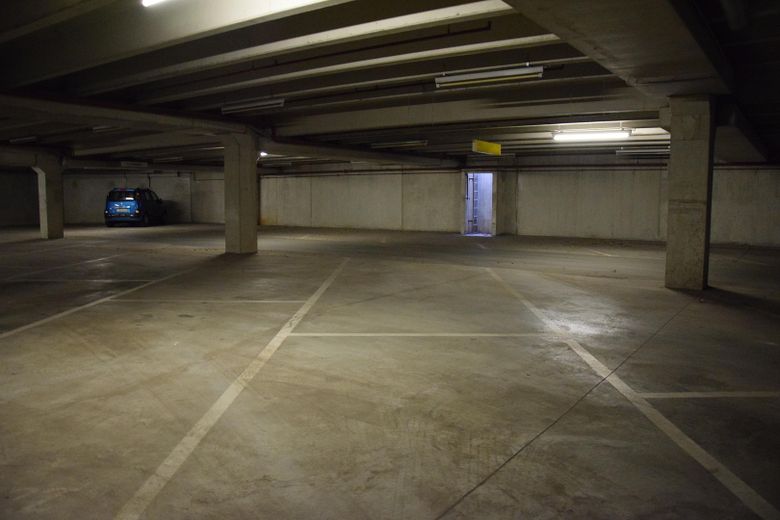 Tiefgaragenstellplatz Georg-Schumann-Straße 294 zu vermieten | 59 Euro Auto | 39 Euro Motorrad – Foto 2