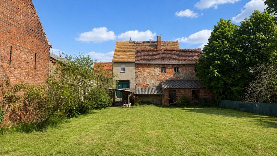 SENZA PROVVIGIONE|Storica proprietà di un fornaio con grande giardino e vicinanza al sito della Bundeswehr Holzdorf – Blick auf das Nebengelass