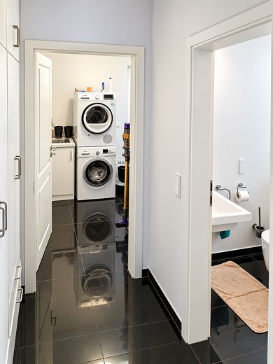Luxueuze woning in Quickborn – 13_Gäste-WC und Hauswirtschaft