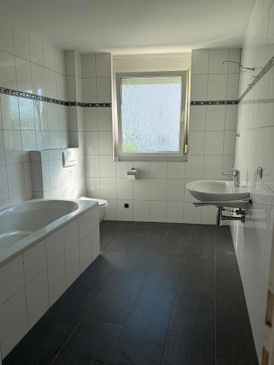 Appartement rénové de 3 pièces à proximité de la frontière – Bad
