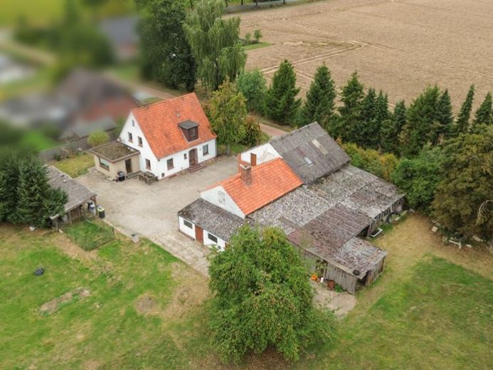 Freistehendes Einfamilienhaus in ländlicher Lage- großzügiges Grundstück mit Bebauungsfläche! – Foto 1