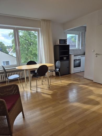 Bright 2-room apartment with conservatory, furnished – Foto 5