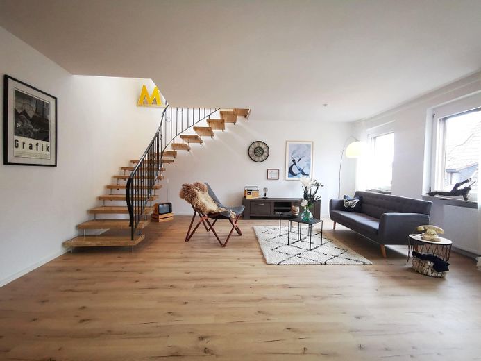 Wohnen über zwei Ebenen: 114 m² Maisonette im Herzen von Oppenheim – Foto 1