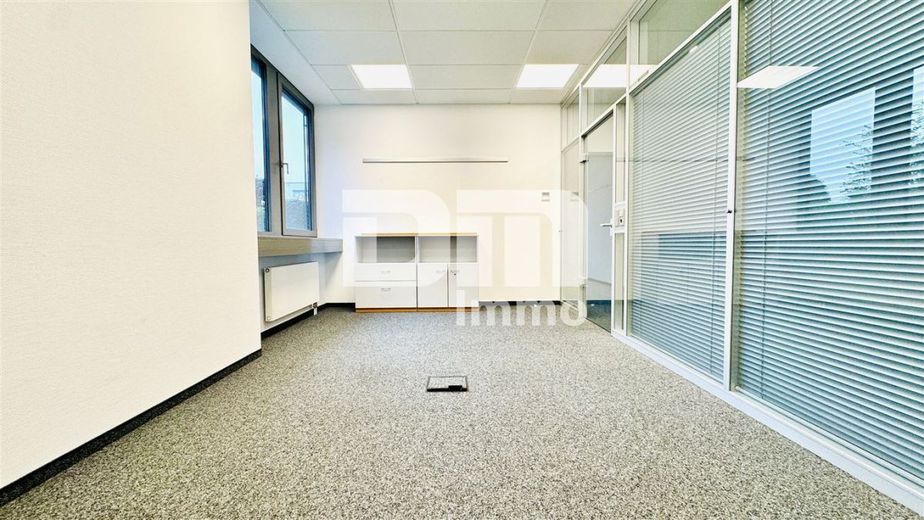 Hochwertige EG Büroetage mit hochwertiger Ausstattung und bis zu 20 PKW Stellplätzen – 3. Raum links
