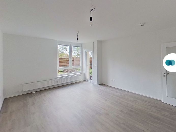 ** FULLY RENOVATED, modern 4-room TERRACE APARTMENT in Roding ** – Ansicht II: Wohnzimmer