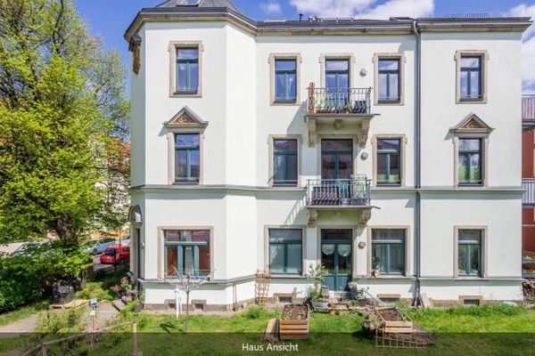 Stilvoller Altbau in Blasewitz – 85 m² Wohnkomfort mit zwei Balkonen