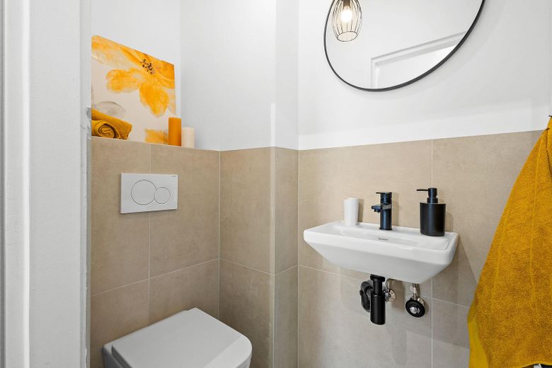 Sofort einziehen! Helle, moderne und lichtdurchflutete 4,5-Zi. Wohnung in guter Lage in Straubing! – Gäste-WC
