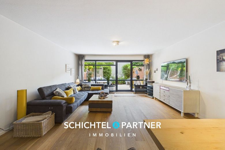 Oberneuland | Stilvolle Maisonette-Wohnung mit Schwimmbad und Sauna – S&amp;P | Wohnzimmer