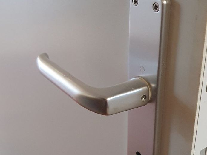 PREISNACHLASS!!! Am Puls der Zeit: Exklusiver Altbau in Top-Lage! 2 Raumwohnung mit Balkon – Foto 1