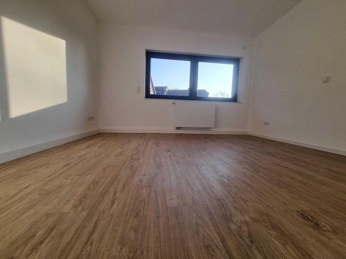 Haus statt Wohnung: 3-ZKB+Garten+Terrasse+Garagen – Schlafzimmer