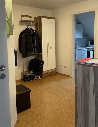 Zwei Zimmer Dachgeschosswohnung in Remseck Ortsteil Aldingen – Flur