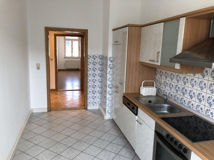 Neuwertige Wohnung mit vier Zimmern, Vollbad und EBK, Traumterrasse in Freiberg – Küche