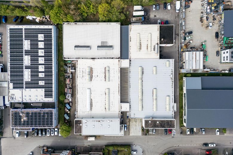 50m² / 100m² / 200m² / 400m² / 1200m² various halls storage / production / workshop – Photo 1