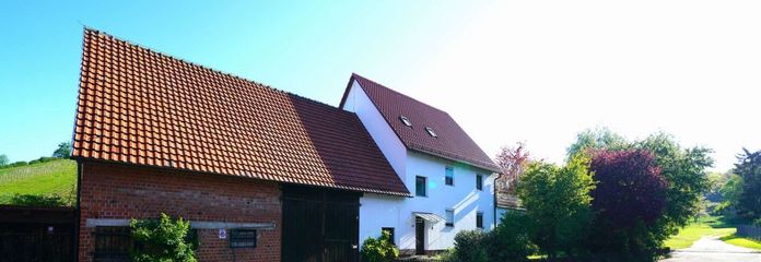 Objektansicht Haus und Scheune