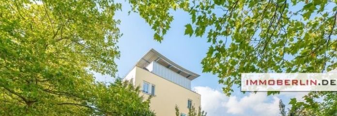 IMMOBERLIN.DE - Top-Investment! 3 Vermietete Dachgeschoss Wohnungen inklusive Garagen