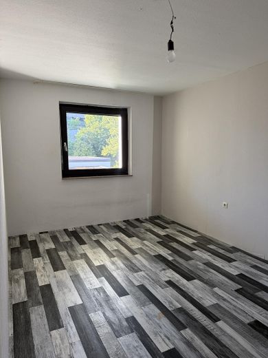 Na sprzedaż mieszkanie własnościowe 3,5-pokojowe – Weinstadt-Beutelsbach – od osoby prywatnej, bez prowizji dla pośrednika – Kinderzimmer 