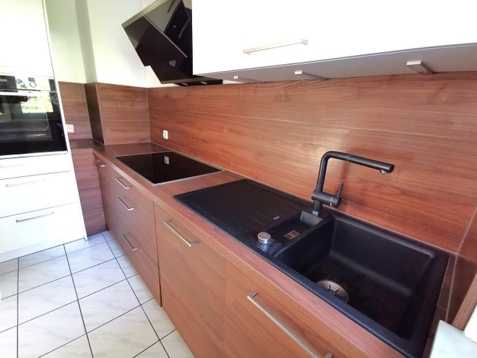 Familienfreundliche 4‑Zi‑Maisonette mit EBK & Balkon – Küche mit EBK
