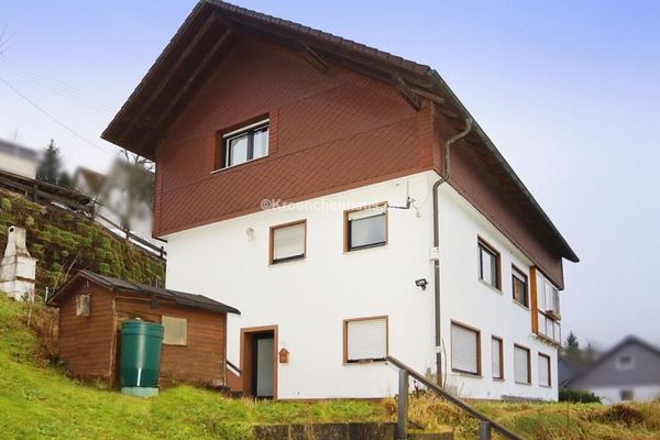 Siegen-Eiserfeld: ¡Casa unifamiliar/bifamiliar en venta a buen precio!