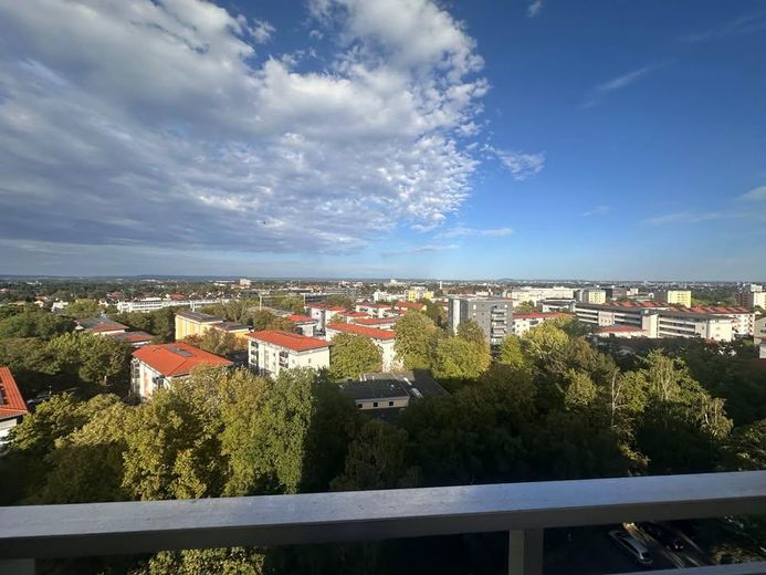 Splendido appartamento per famiglie con vista panoramica – 10° piano, Fürth-Hardhöhe – Blick - Hauseingang