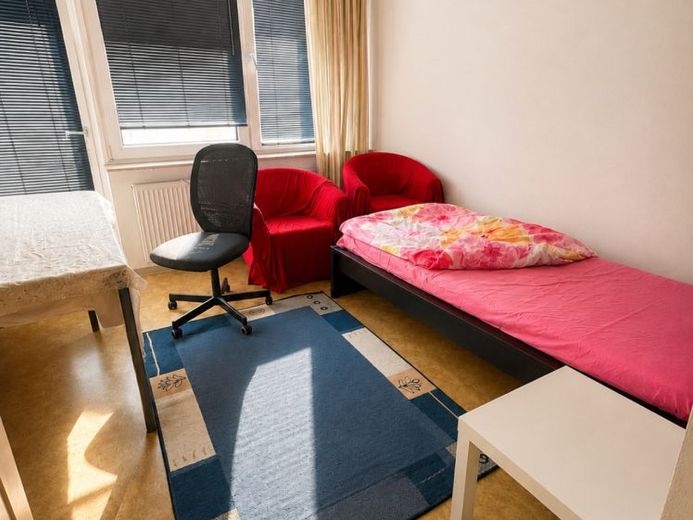 1-pokojowe umeblowane mieszkanie, 20 m² z balkonem, w topowej lokalizacji w Kaiserslautern do wynajęcia. – Foto 1