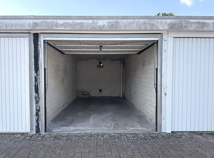 Gartenhof-Reihenhaus in Hannover-Marienwerder – Garage