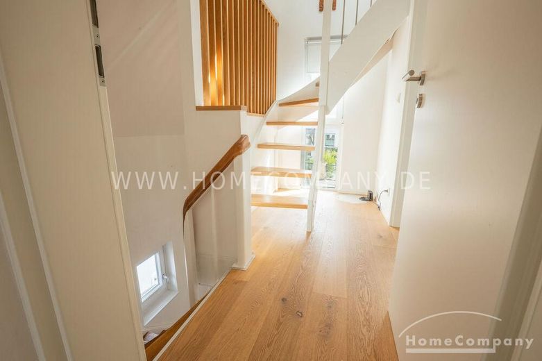 Wohnen im Grünen – Befristete Vermietung: Stilvolles Einfamilienhaus mit Garten  &  Terrasse in Olching – 083e86a49a085d41284adad6ab605fbfe05bb3c1.jpg