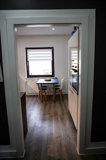 Moderne 3-Zimmer Eigentumswohnung mit Einbauküche & großem Balkon – Foto 13