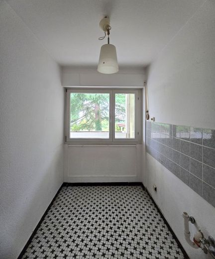 Wiesbaden: Top-Lage, beste Nachbarschaft, frische Luft, Ruhe plus Naturgeräusche pur! – Küche