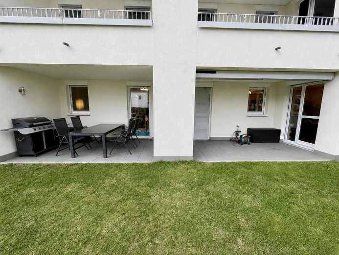 Modern 122 m² ground-floor apartment suitable for people with mobility impairments, with 250m² garden in Ludwigshafen-Melm – Terrasse