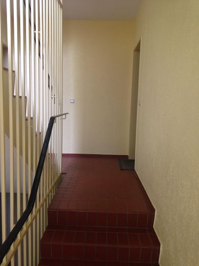 5,5% Mietrendite in Lünen - 3,5-Zimmer Wohnung mit Balkon & Garage - ohne Makler – Treppenhaus