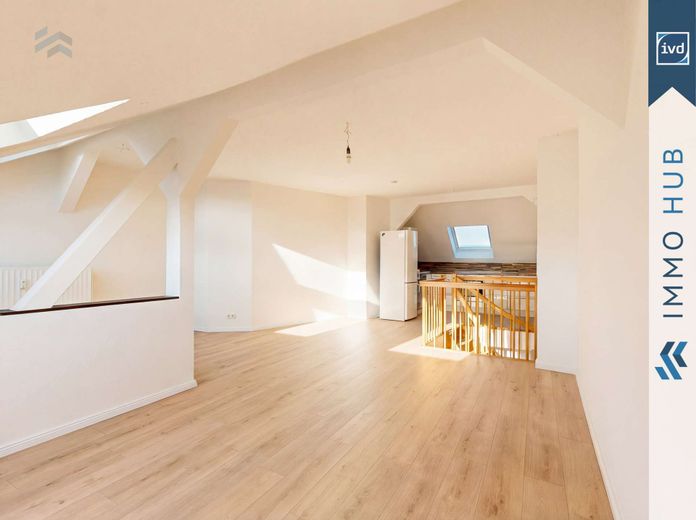 ++ Sofort bezugsfreie und frisch sanierte Maisonnette-Wohnung in Gohlis-Süd  ++ – 5728662-USDhthswmQvHdXkp2j2oAUti-Blick_20aus_20dem_20Wohnbereich.jpg
