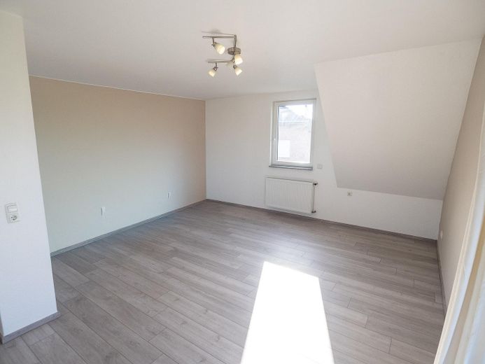 Charmante 3Z-Maisonette-Wohnung mit großem Balkon und Blick ins Grüne in Stolberg-Donnerberg – Wohnzimmer