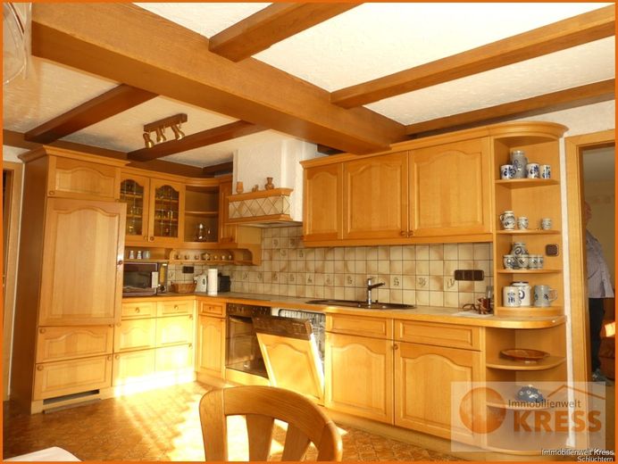 2 Familienwohnhaus mit 3 Wohneinheiten, 3 Garagenstellplätzen, Balkon &amp; Terrasse/Wintergarten – Bild 2