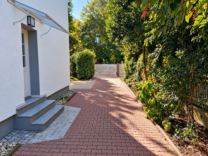 Keine Provision, Südgarten, energetisch topsanierte Stadtvilla, Villenkolonie Pasing I – Hauseingang