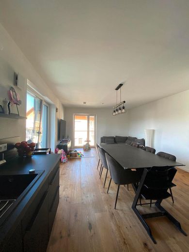 Neuwertige 3-Zimmer-Eigentumswohnung in Straubing – Wohnraum