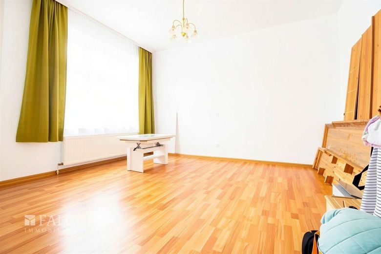 +++ Mehrfamilienhaus in toller Lage und mit guter Rendite +++ – Schlafzimmer Wohneinheit 1
