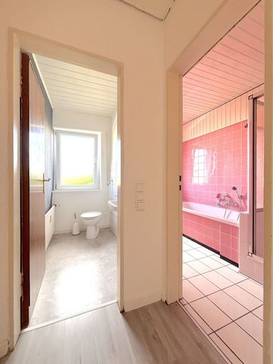 Diamante grezzo: appartamento di 4 locali con balcone – Badezimmer und WC