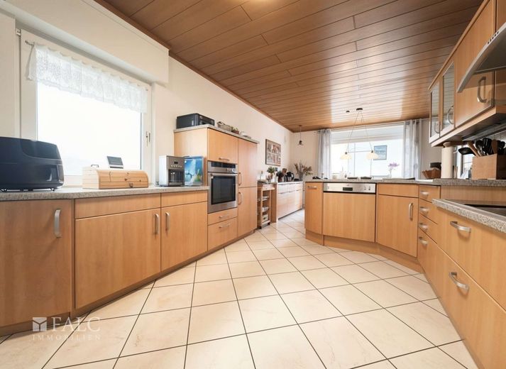 Einfamilienhaus auf 927 m² Grundstück - modernisiert, energieeffizient und familienfreundlich – Küche