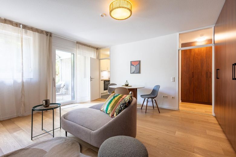 Neu möblierte, ruhige Terrassenwohnung inkl. Schwimmbad im Haus – Foto 9